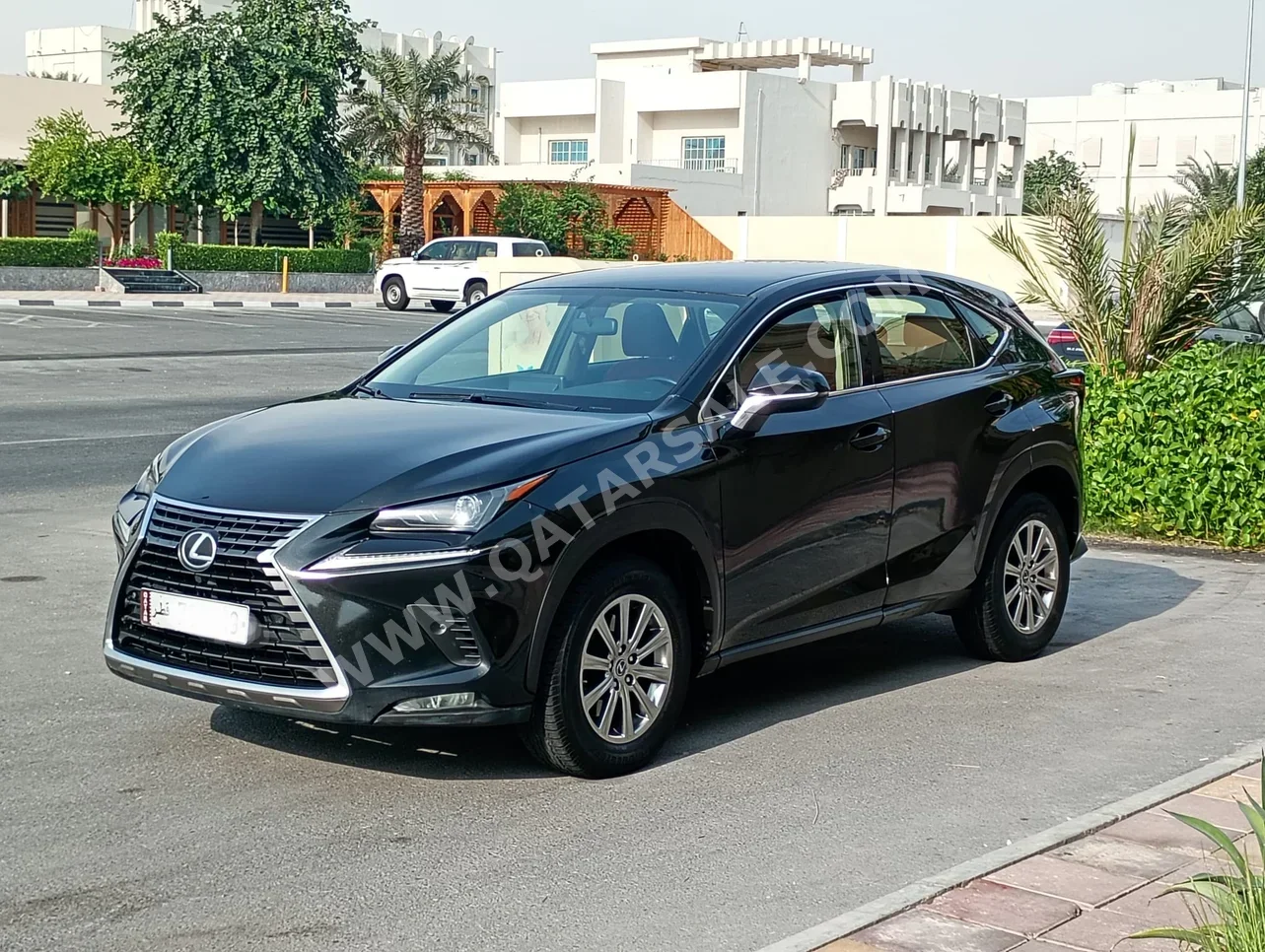 لكزس ان اكس 300 2021 اوتوماتيك 125,000 كم 4 سلندر دفع رباعي اس يو في أسود