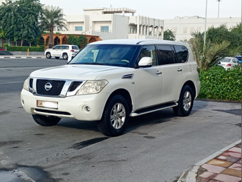 نيسان  باترول  اس اي  2013  اوتوماتيك  290,000 كم  8 سلندر  دفع رباعي  اس يو في  أبيض