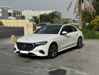 مرسيدس - بنز  اي - كلاس  200  2024  اوتوماتيك  6,000 كم  4 سلندر  دفع خلفي  سيدان  أبيض  تحت الضمان
