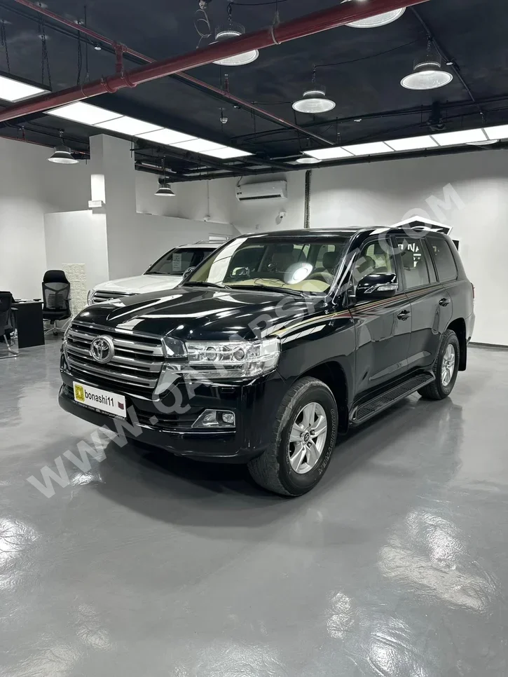 تويوتا لاند كروزر جي اكس ار 2021 اوتوماتيك 220,000 كم 6 سلندر دفع رباعي اس يو في أسود