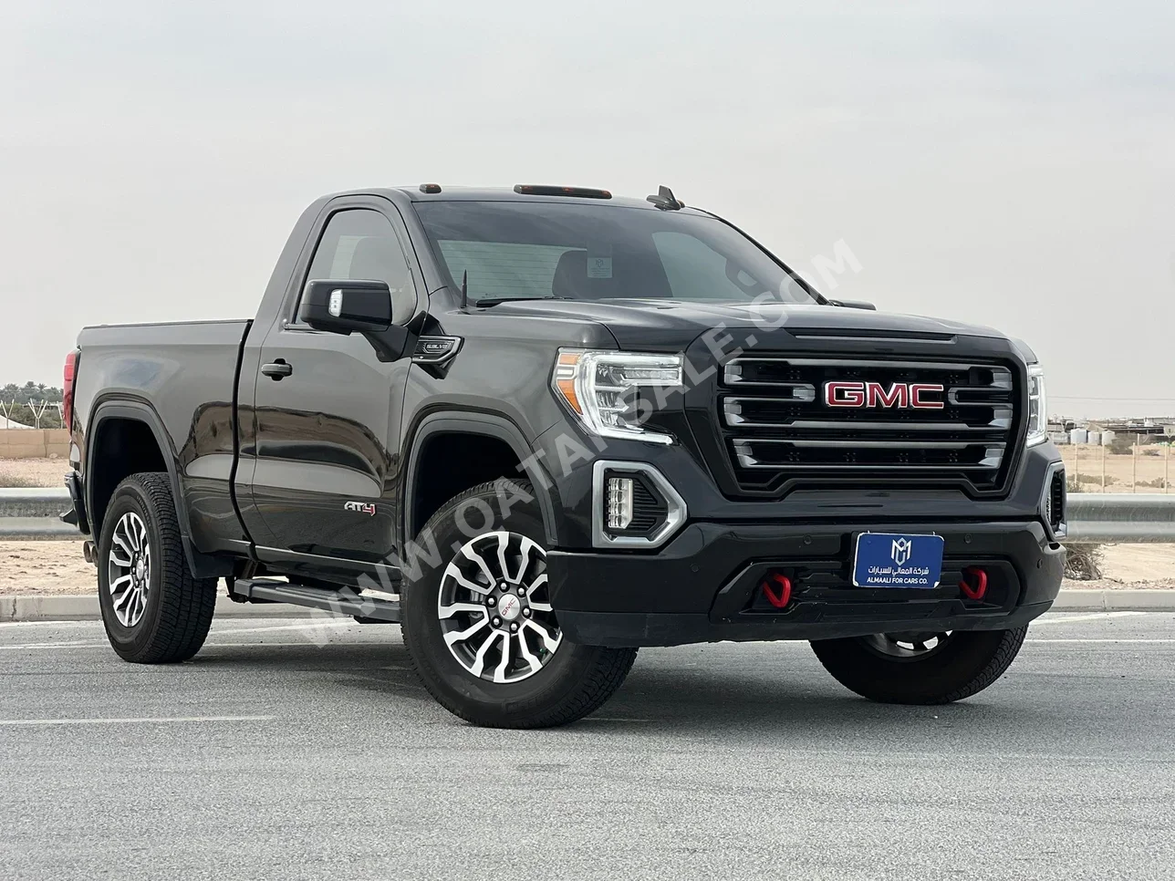 جي ام سي سييرا اي تي 4 2022 اوتوماتيك 54,000 كم 8 سلندر دفع رباعي بيكب أسود