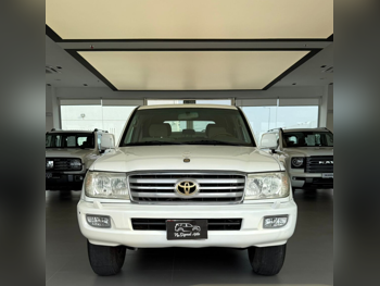 Toyota  Land Cruiser  VXR  2006  Automatic  67,000 Km  8 Cylinder  Four Wheel Drive (4WD)  SUV  White