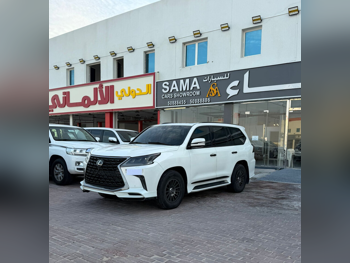 لكزس ال اكس 570 اس بلاك ايديشن 2017 اوتوماتيك 190,000 كم 8 سلندر دفع رباعي اس يو في أبيض