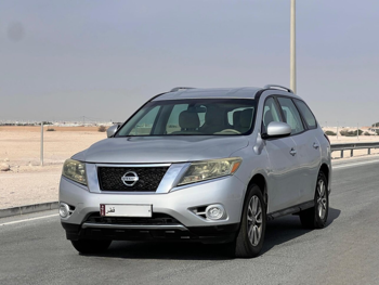 Nissan  Pathfinder  SV  2014  Automatic  187,000 Km  6 Cylinder  Four Wheel Drive (4WD)  SUV  Silver