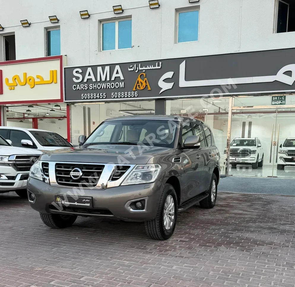 نيسان باترول اس اي 2016 اوتوماتيك 200,000 كم 8 سلندر دفع رباعي اس يو في بني