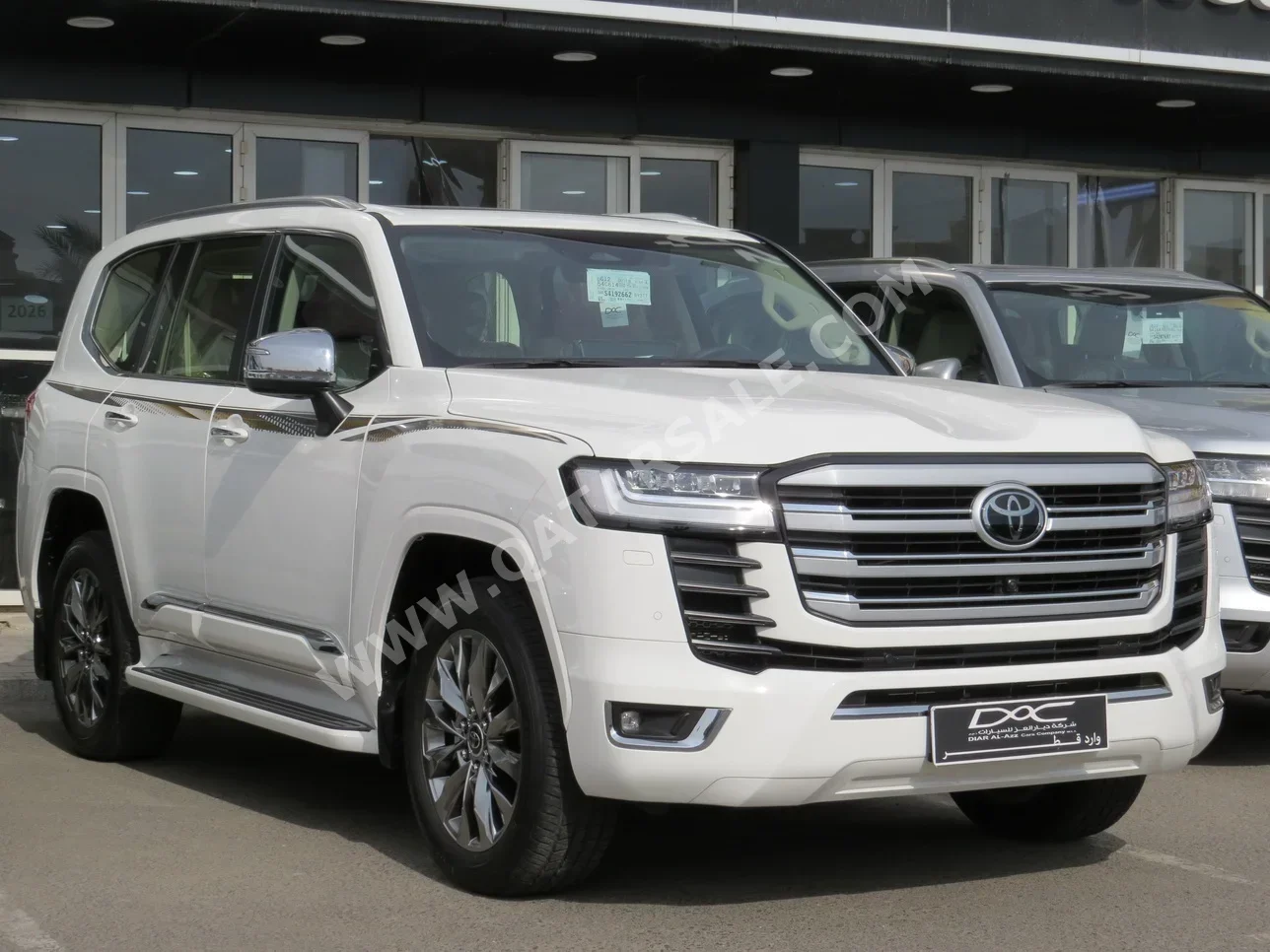 تويوتا لاند كروزر في اكس ار 2025 اوتوماتيك 1,000 كم 8 سلندر دفع رباعي اس يو في أبيض تحت الضمان