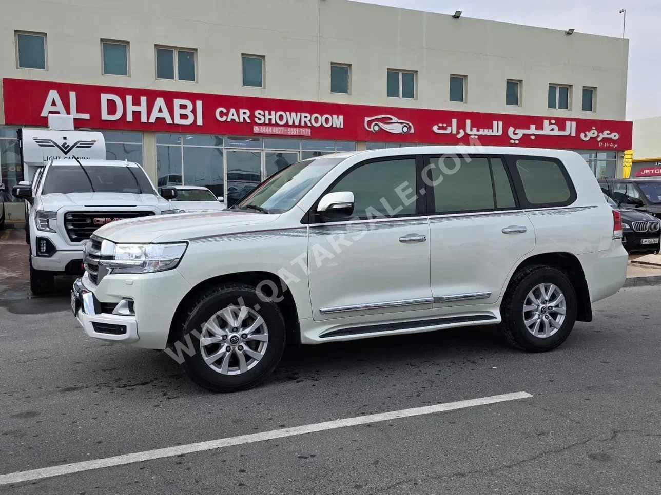 تويوتا لاند كروزر جي اكس ار 2018 اوتوماتيك 273,000 كم 8 سلندر دفع رباعي اس يو في أبيض