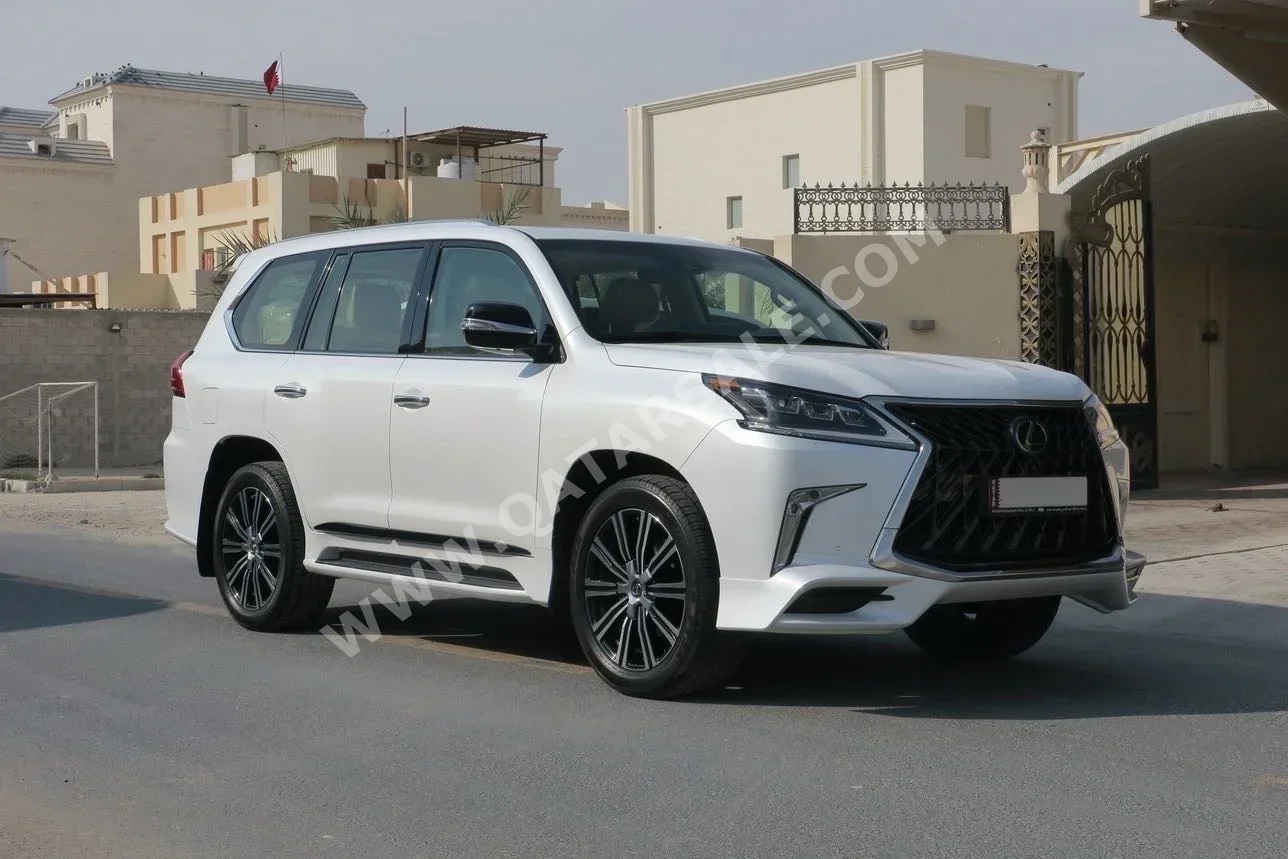 لكزس ال اكس 570 اس 2018 اوتوماتيك 18,000 كم 8 سلندر دفع رباعي اس يو في أبيض