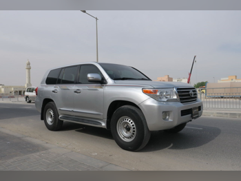 Toyota Land Cruiser GXR 2014 Automatic 425,000 Km 8 Cylinder Four Wheel Drive (4WD) SUV Silver