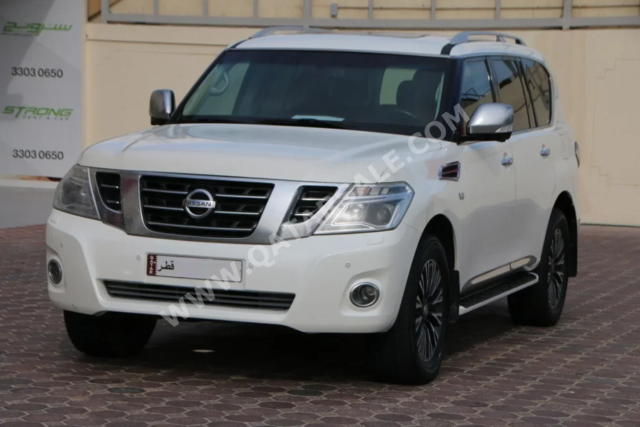 نيسان باترول بلاتنيوم 2014 اوتوماتيك 200,000 كم 8 سلندر دفع رباعي اس يو في أبيض