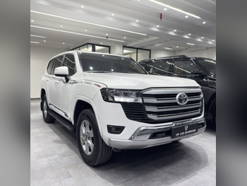 Toyota Land Cruiser GXR 2022 Automatic 140,000 Km 6 Cylinder Four Wheel Drive (4WD) SUV White