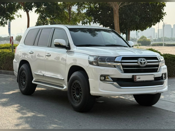 تويوتا لاند كروزر جي اكس ار - غراند تورينغ 2019 اوتوماتيك 180,000 كم 8 سلندر دفع رباعي اس يو في أبيض