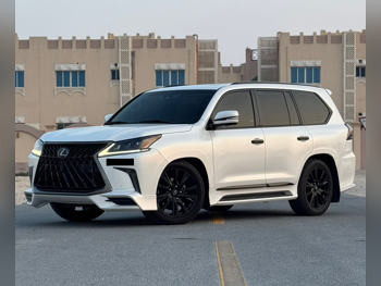 لكزس ال اكس 570 اس بلاك ايديشن 2019 اوتوماتيك 203,000 كم 8 سلندر دفع رباعي اس يو في أبيض