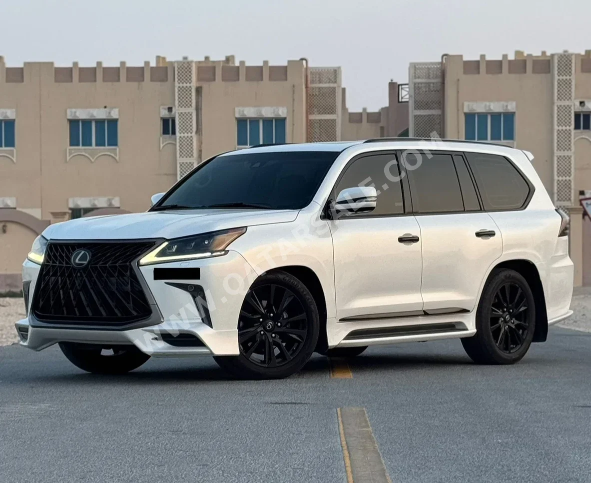 لكزس ال اكس 570 اس بلاك ايديشن 2019 اوتوماتيك 203,000 كم 8 سلندر دفع رباعي اس يو في أبيض