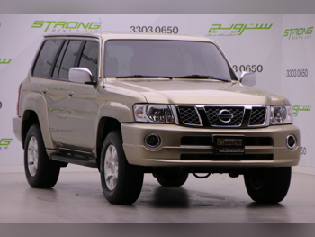 Nissan Patrol Super Safari 2006 Manual 127,000 Km 6 Cylinder Four Wheel Drive (4WD) SUV Gold