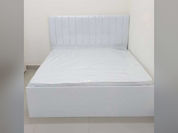 الأسّرة - لايف ستايل - كينج - أبيض - متضمنة المرتبة