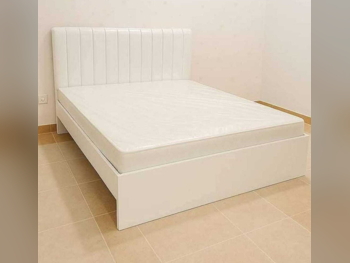 الأسّرة - لايف ستايل - كينج - أبيض - متضمنة المرتبة