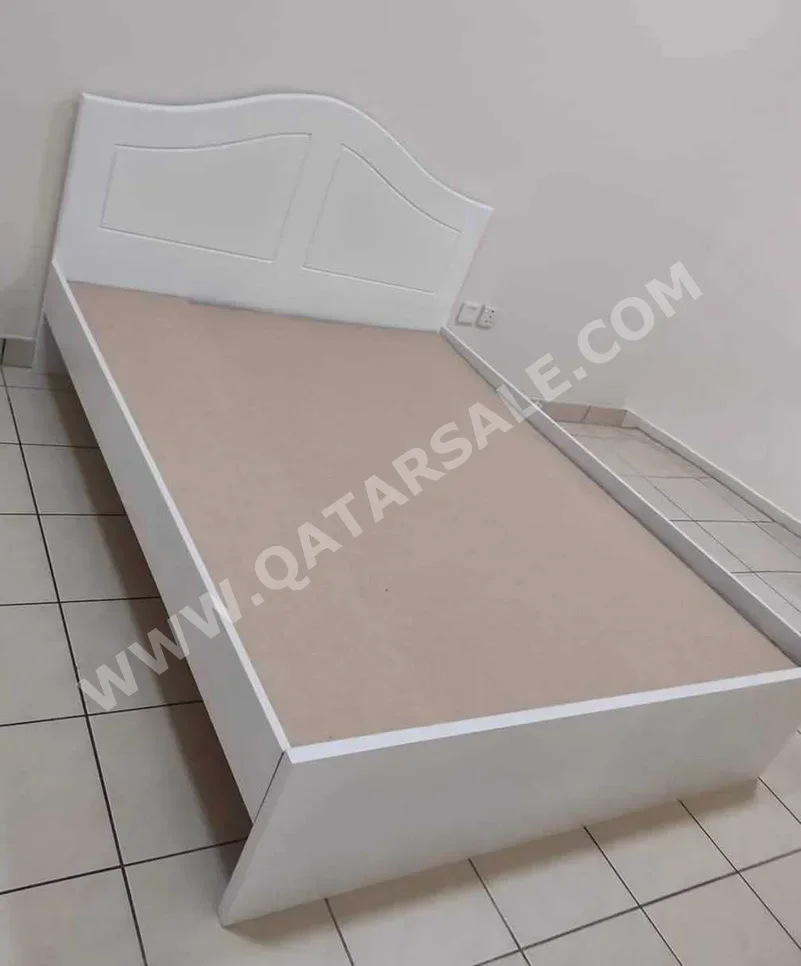 الأسّرة - لايف ستايل - كوين - أبيض - متضمنة المرتبة