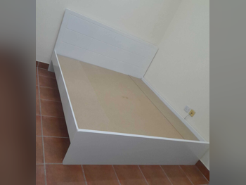 الأسّرة - لايف ستايل - كينج - أبيض - متضمنة المرتبة