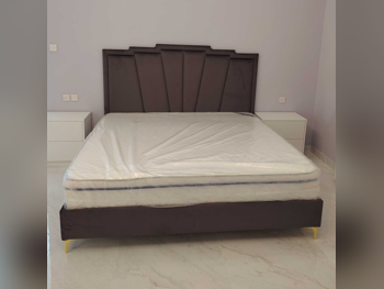 الأسّرة - لايف ستايل  - كينج  - بنى  - متضمنة المرتبة