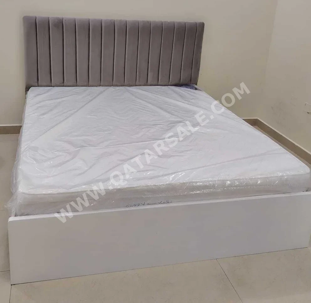 الأسّرة - لايف ستايل - كينج - بنى - متضمنة المرتبة