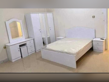 أطقم غرف نوم - قطر ديزاين  - طقم مكون من 4 قطع  - أبيض