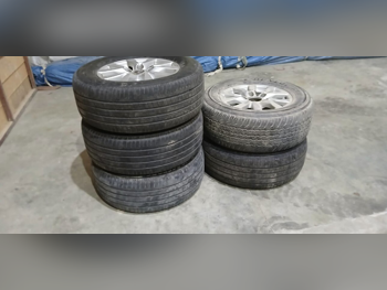 رنقات العجلات لاند روفر \ 18 بوصة أسود 285/60R18 116V 4 5 مع التسليم