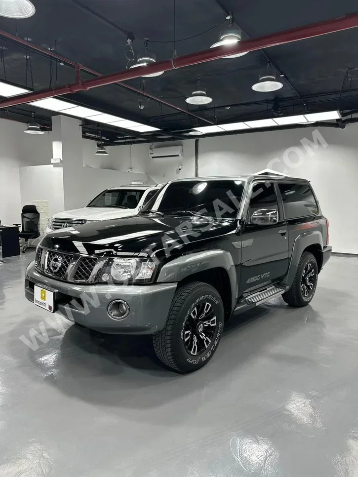 نيسان باترول سوبر سفاري 2023 عادي 31,900 كم 6 سلندر دفع رباعي اس يو في أسود