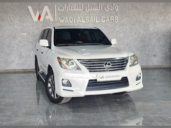 Lexus  LX  570  2011  Automatic  276,000 Km  8 Cylinder  Four Wheel Drive (4WD)  SUV  White