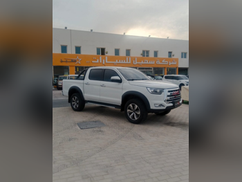 جــاك موتورز تي 8 2025 اوتوماتيك 900 كم 4 سلندر دفع رباعي بيكب أبيض تحت الضمان