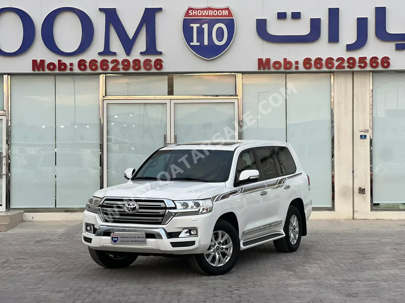 تويوتا لاند كروزر جي اكس ار 2017 اوتوماتيك 188,000 كم 8 سلندر دفع رباعي اس يو في أبيض