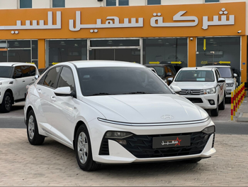 هيونداي اكسنت 2024 اوتوماتيك 39,000 كم 4 سلندر سحب امامي سيدان أبيض