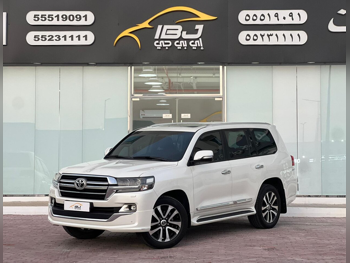 Toyota  Land Cruiser  GXR- Grand Touring  2019  Automatic  198,000 Km  8 Cylinder  Four Wheel Drive (4WD)  SUV  White