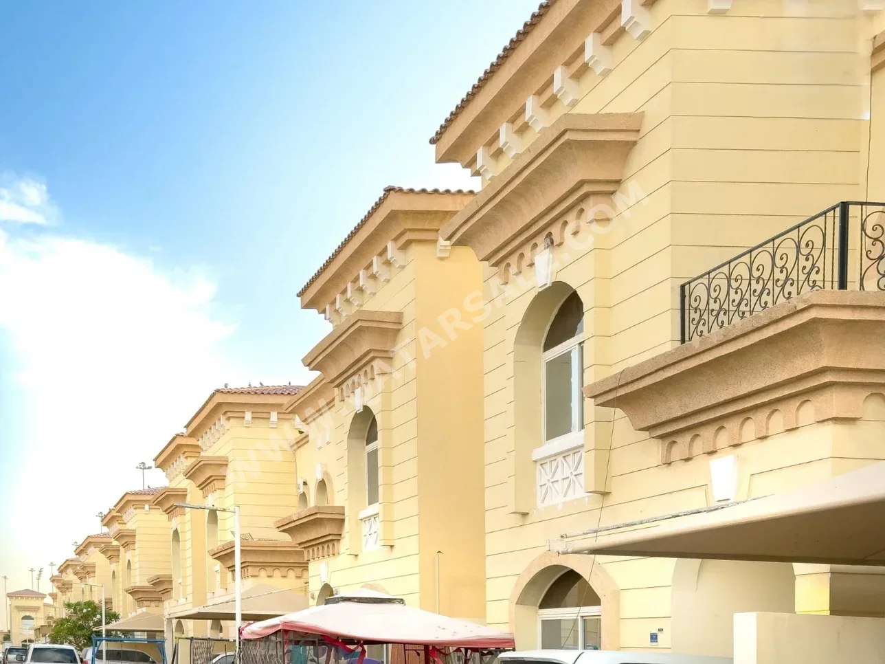 مُجَمَّع - نصف مفروشة - الريان - مريخ - 3 غرف نوم