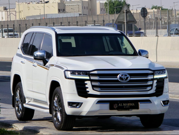 Toyota  Land Cruiser  VX Twin Turbo  2022  Automatic  40,000 Km  6 Cylinder  Four Wheel Drive (4WD)  SUV  White  With Warranty