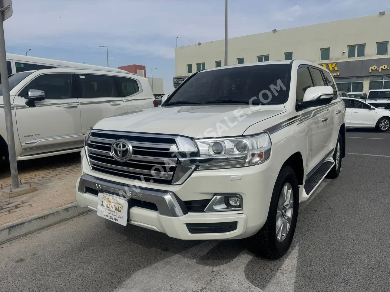 تويوتا لاند كروزر جي اكس ار 2018 اوتوماتيك 284,000 كم 8 سلندر دفع رباعي اس يو في أبيض