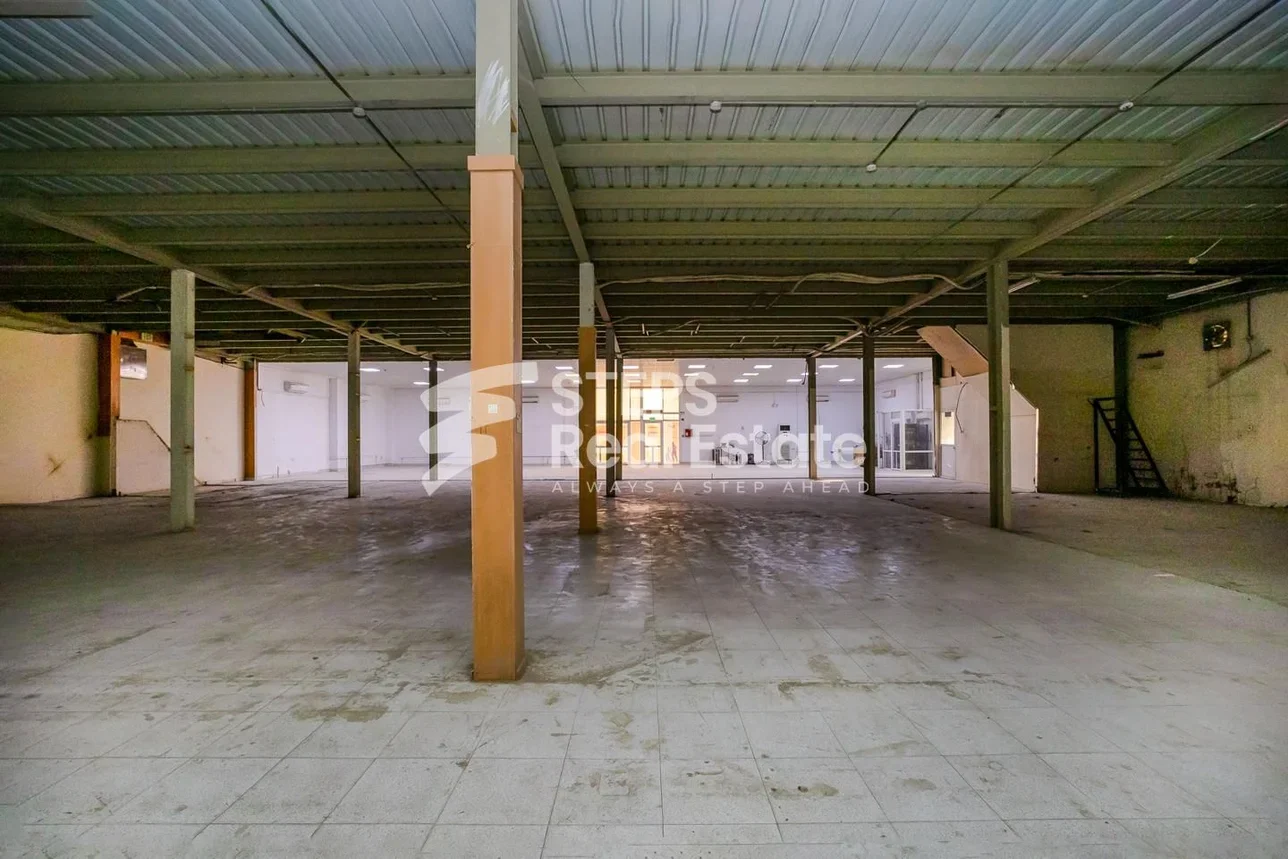 مخازن و مستودعات - الريان - المنطقة الصناعية -المساحة: 3000 متر مربع