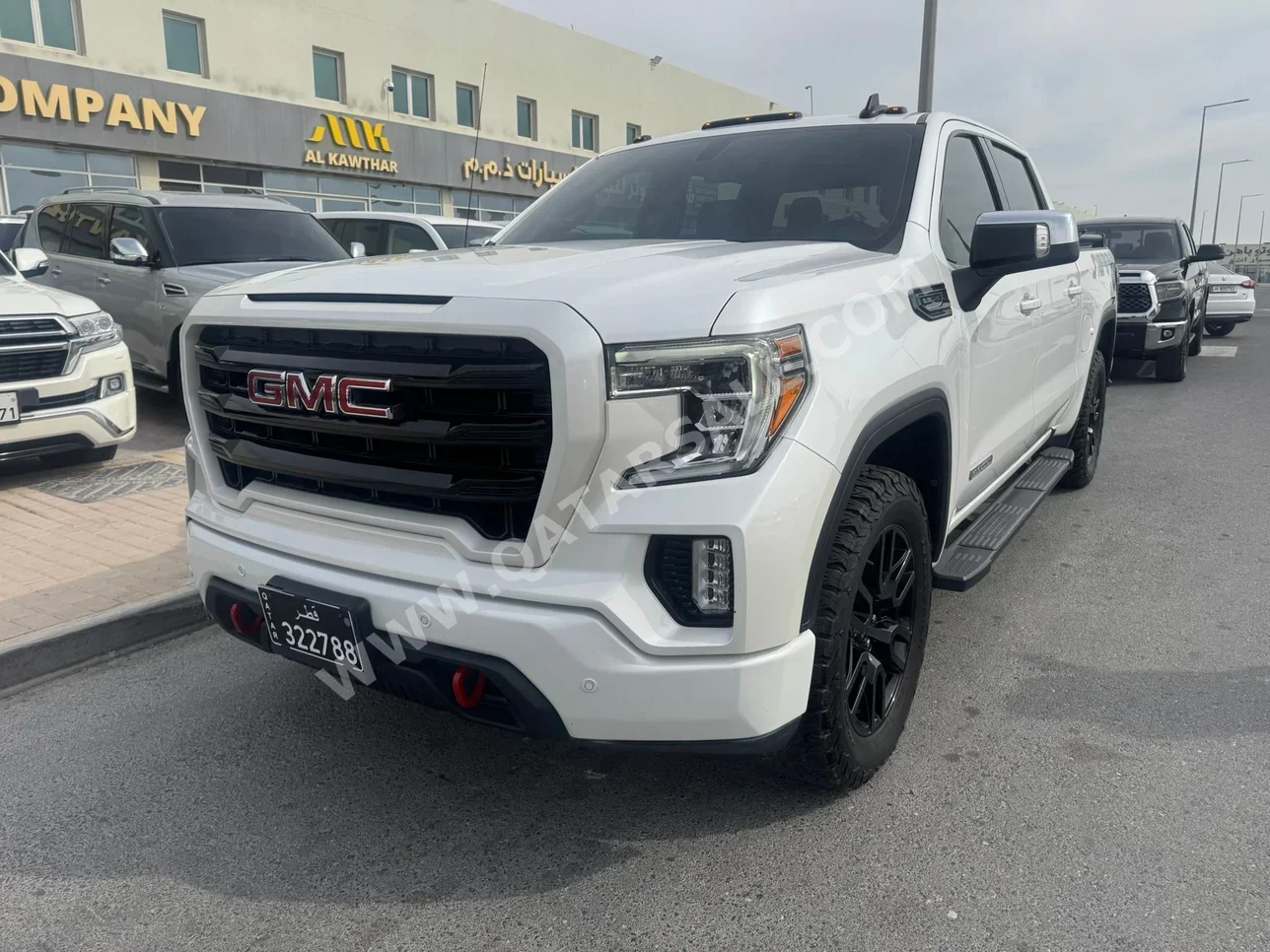 جي ام سي سييرا اليفيشن 2019 اوتوماتيك 99,000 كم 8 سلندر دفع رباعي بيكب أبيض