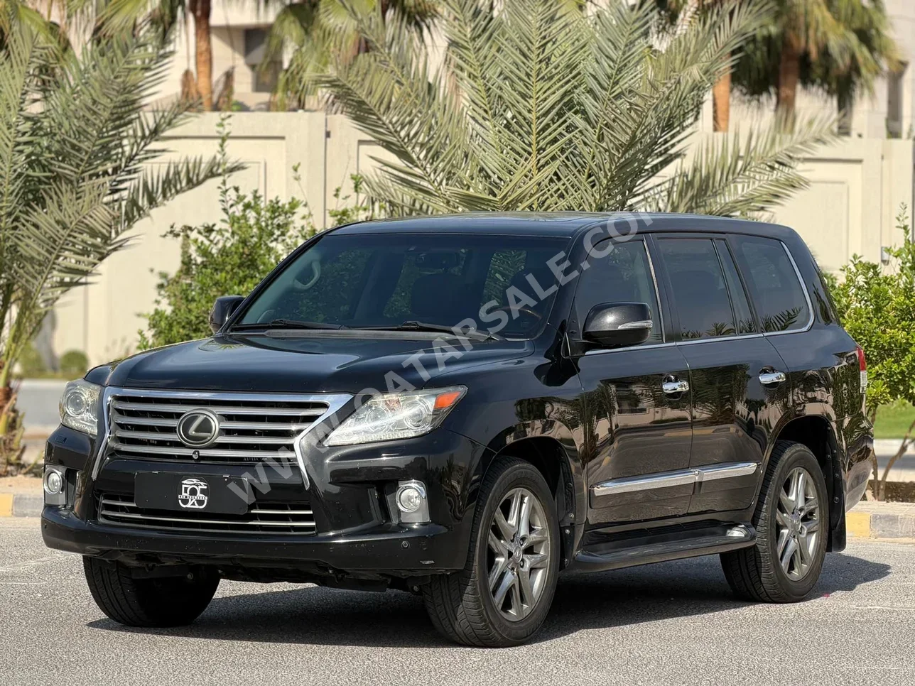 لكزس ال اكس 570 2012 اوتوماتيك 270,000 كم 8 سلندر دفع رباعي اس يو في أسود