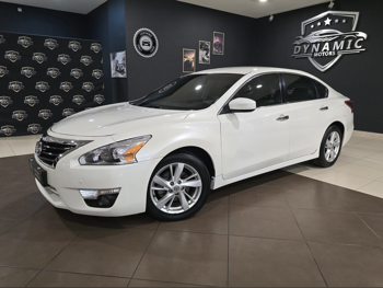 Nissan  Altima  2.5 SV  2013  Automatic  137,000 Km  4 Cylinder  Front Wheel Drive (FWD)  Sedan  White