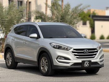 هيونداي  تكسن  2018  اوتوماتيك  184,000 كم  4 سلندر  سحب امامي  اس يو في  فضي