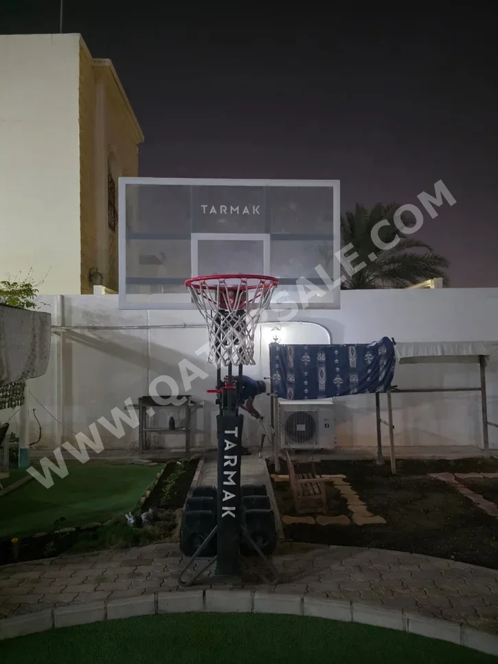 أطواق/ستاند كرة السلة