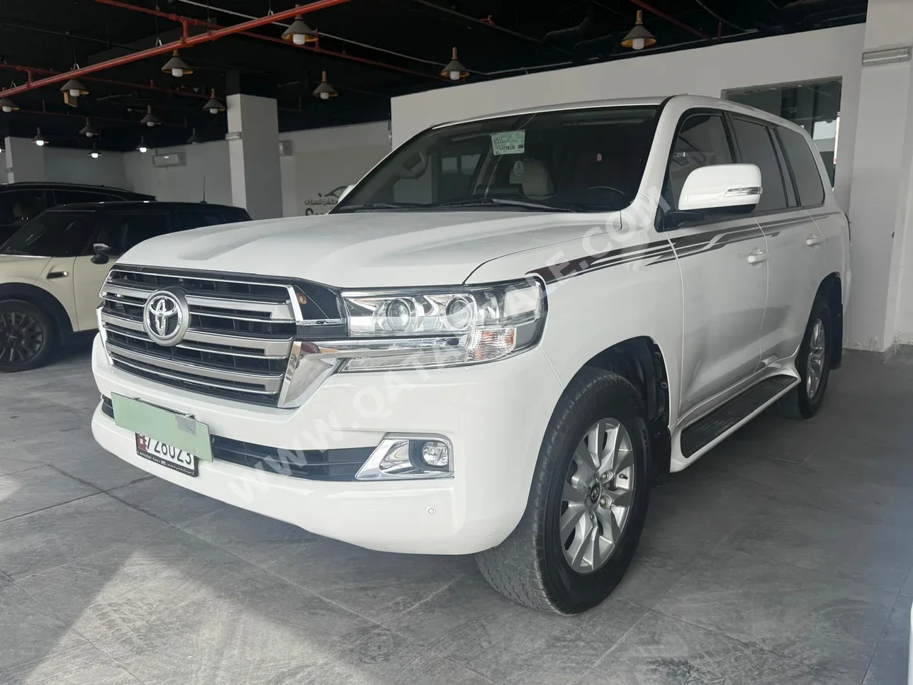 تويوتا لاند كروزر جي اكس ار 2020 اوتوماتيك 250,000 كم 6 سلندر دفع رباعي اس يو في أبيض