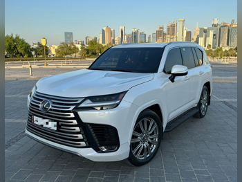 لكزس  ال اكس  600 في اي بي  2023  اوتوماتيك  55,000 كم  6 سلندر  دفع رباعي  اس يو في  أبيض  تحت الضمان