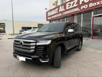 Toyota Land Cruiser VXR Twin Turbo 2023 Automatic 60,000 Km 6 Cylinder Four Wheel Drive (4WD) SUV Black