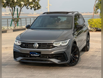 فوكس واغن تيغوان 2022 اوتوماتيك 24,000 كم 4 سلندر دفع رباعي اس يو في رمادي تحت الضمان