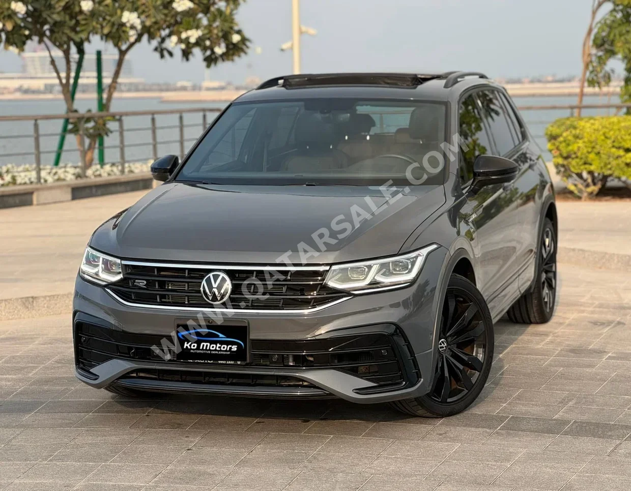 فوكس واغن تيغوان 2022 اوتوماتيك 24,000 كم 4 سلندر دفع رباعي اس يو في رمادي تحت الضمان