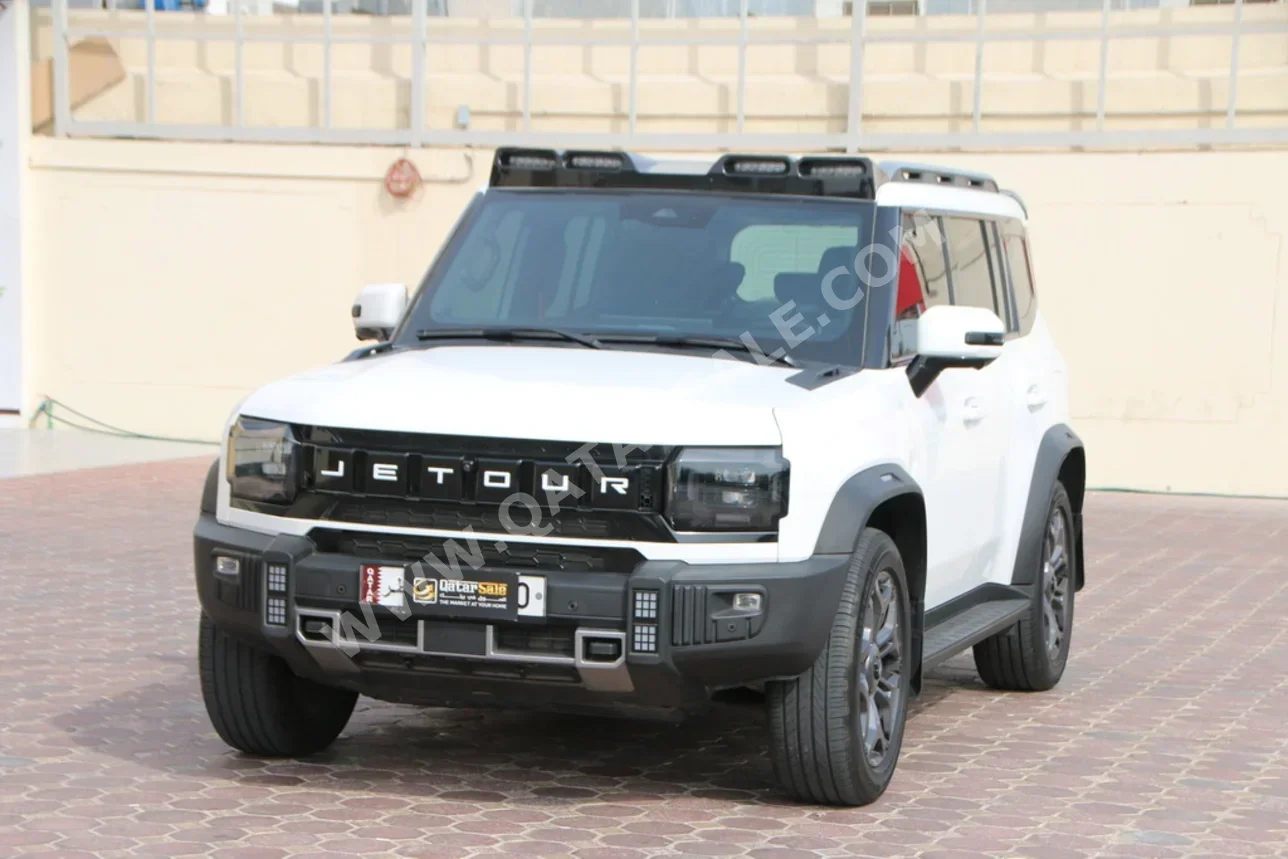 Jetour T2 Luxury Plus 2025 Automatic 29,000 Km 4 Cylinder Four Wheel Drive (4WD) SUV White With Warranty