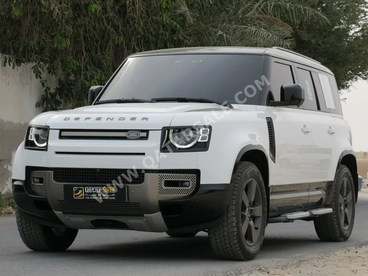 لاند روفر ديفيندر 110 اتش اس اي 2025 اوتوماتيك 0 كم 6 سلندر دفع رباعي اس يو في أبيض تحت الضمان