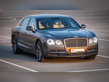 بنتلي كونتيننتل جي تي سي 2014 اوتوماتيك 32,212 كم 12 سلندر دفع كلي مستمر سيدان رمادي